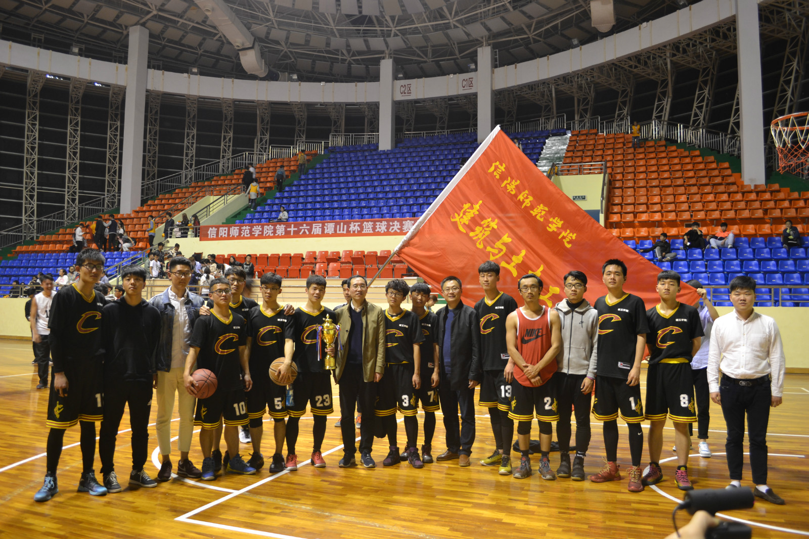 美加墨世界杯官方网站篮球健儿在“谭山杯”决赛创下佳绩图片.jpg